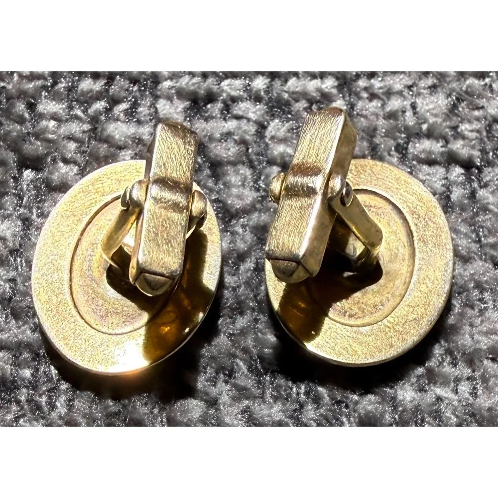Vintage Roman Centurion Soldier Red Stone w/Gold Toned Wrap Cuff Links